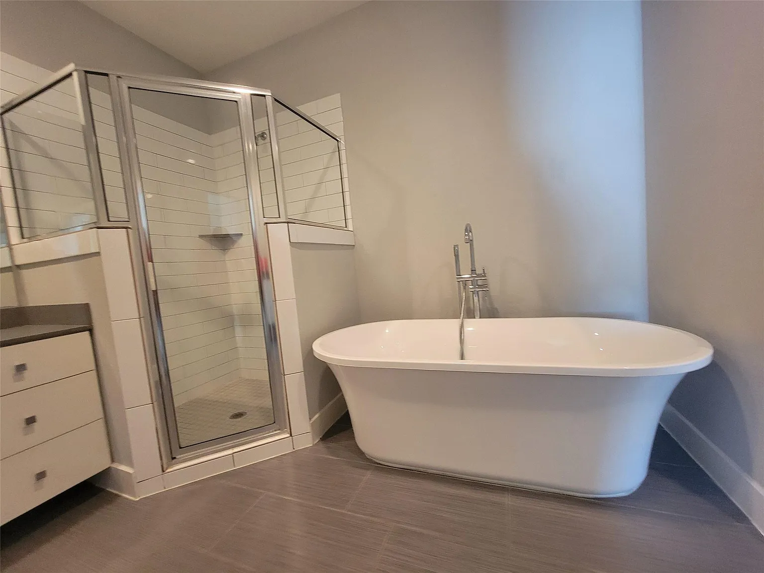 3 bed, 2.5 bath, 1674 sqft, $1,945 — Photo 4