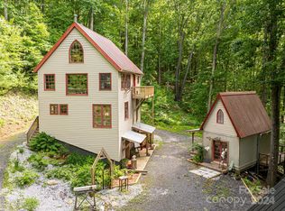 174 Stone Crossing Ln, Bakersville, NC 28705