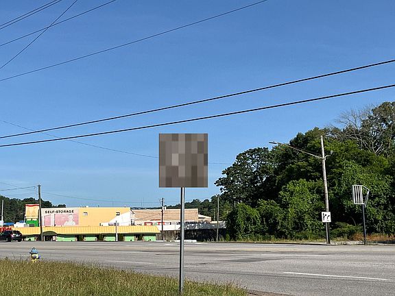 4th image of 3933 Fairfax Dr