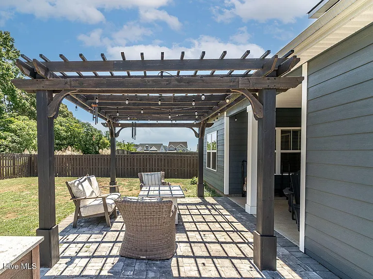 2630 Laurens St — Photo 46