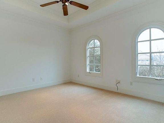 4th image of 425 Wyndham Crst