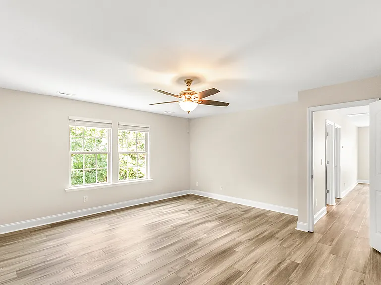 118 Hemlock Green Ln — Photo 34