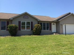 56813 Meadow Glen Dr, Elkhart, IN 46516