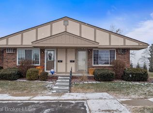 25320 Franklin Ter UNIT 8, South Lyon, MI