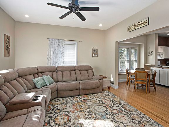 4th image of 703 N Dartmouth St