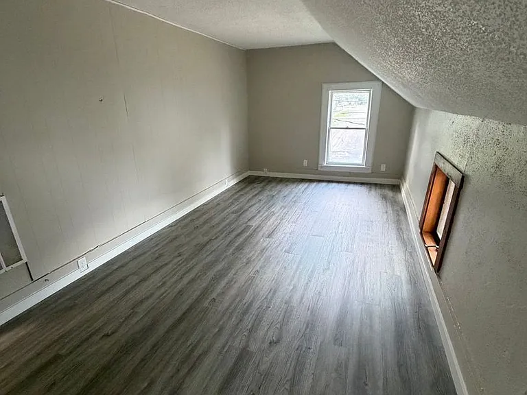 614 N Chestnut Ave — Photo 5