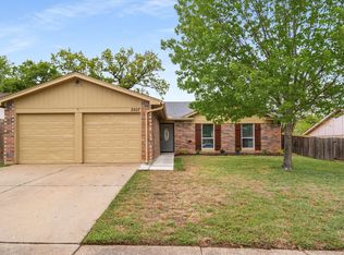 3507 Palomino Dr, Arlington, TX 76017