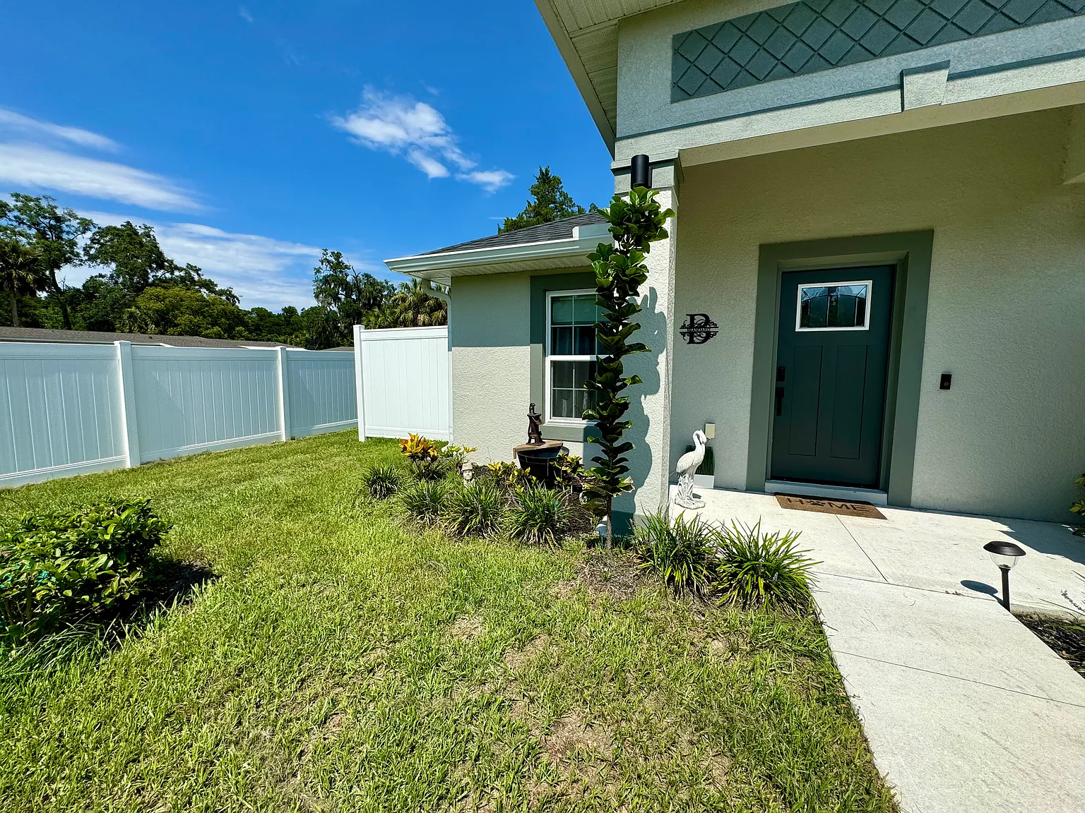 4 bed, 2470 sqft, $2,495 — Photo 2