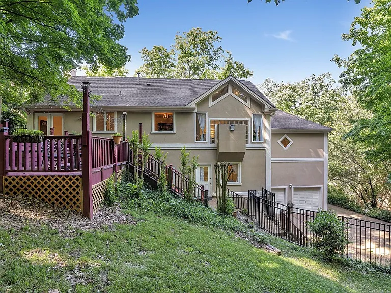 7030 Willowick Dr — Photo 17