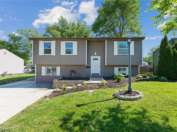 78 Summerberry Ln, Niles, OH 44446