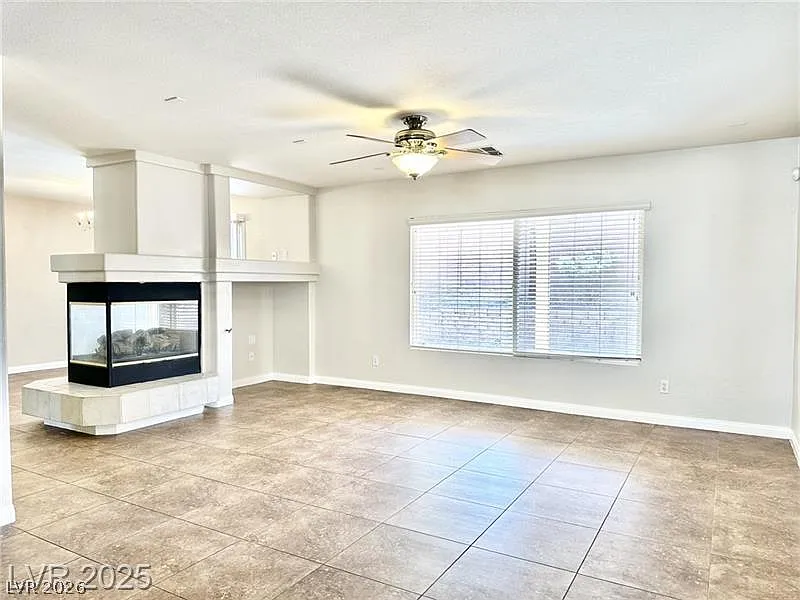 3 bed, 2.5 bath, 2001 sqft, $2,000 — Photo 3