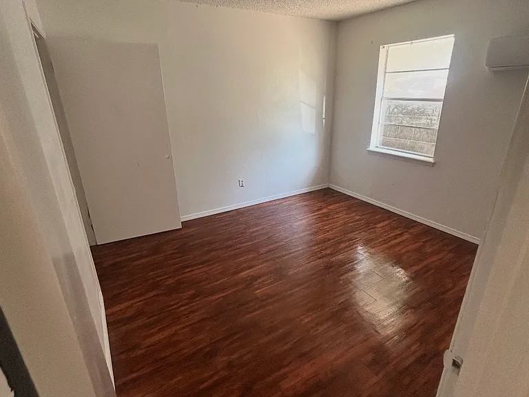 233 S Draper Ave — Photo 18
