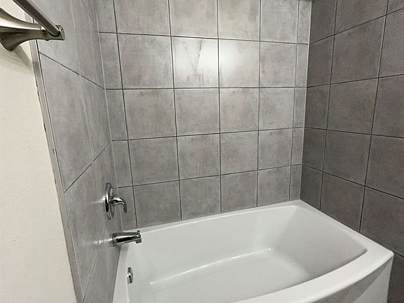 5th image of 15202 Grant Ave SW #1