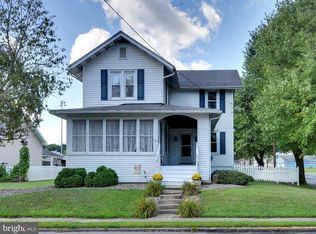 18 Spruce St, Pine Grove, PA 17963