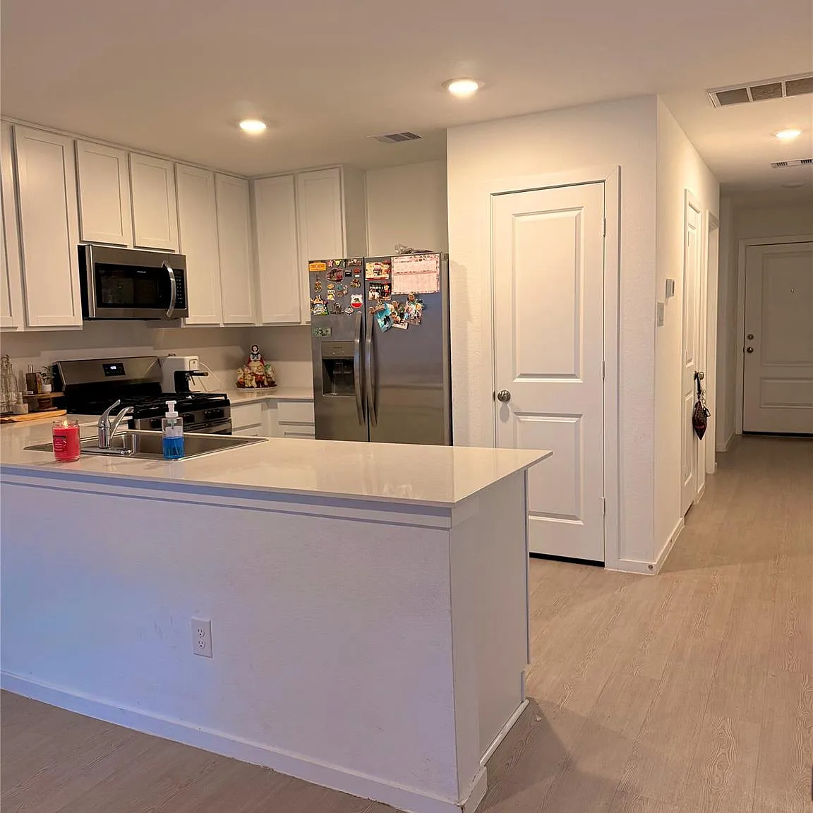 3 bed, 2.5 bath, 1298 sqft, $1,595 — Photo 4