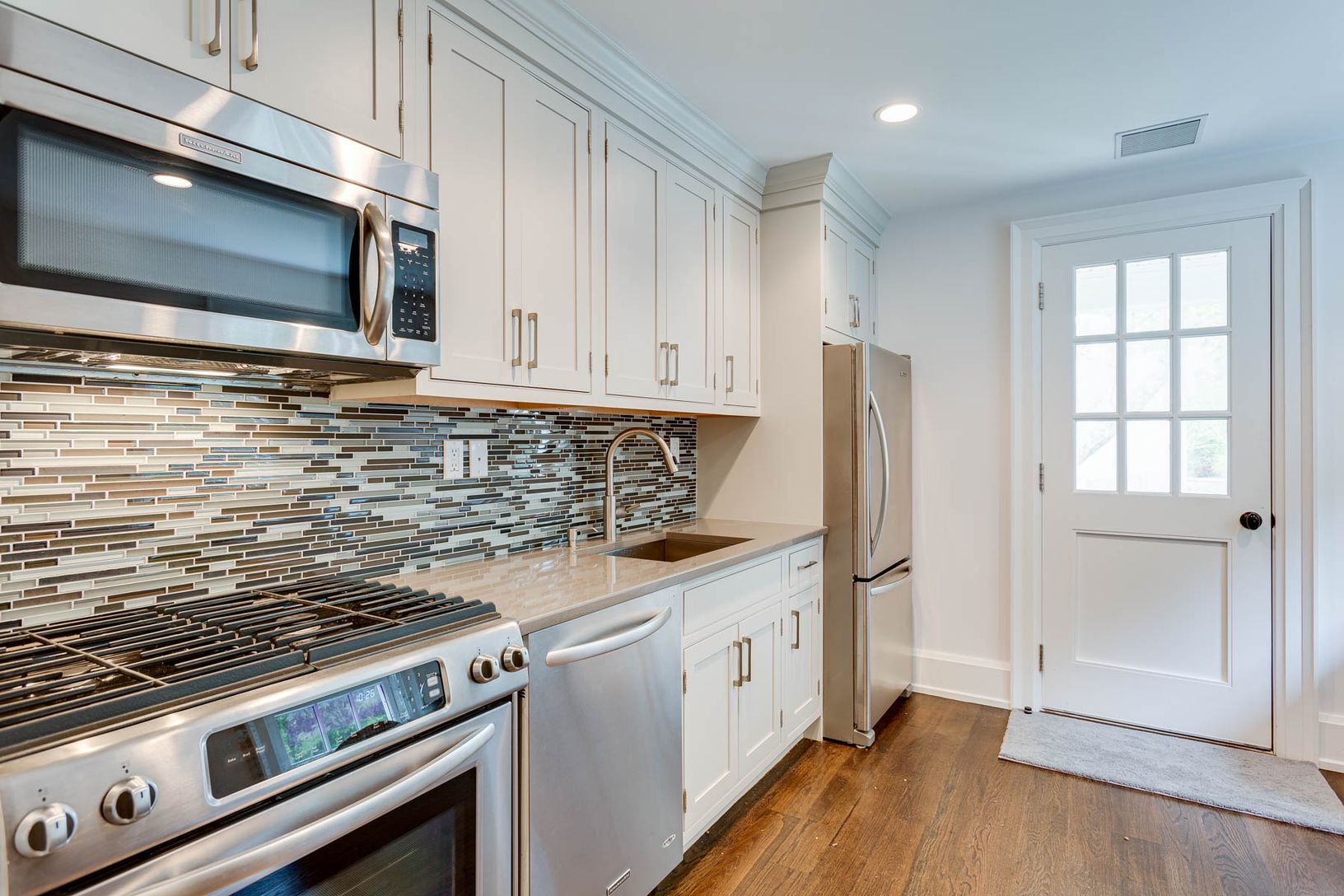  2 Bedroom Guest House - Kitchen