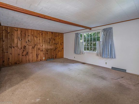 3rd image of 174 Linden Ave