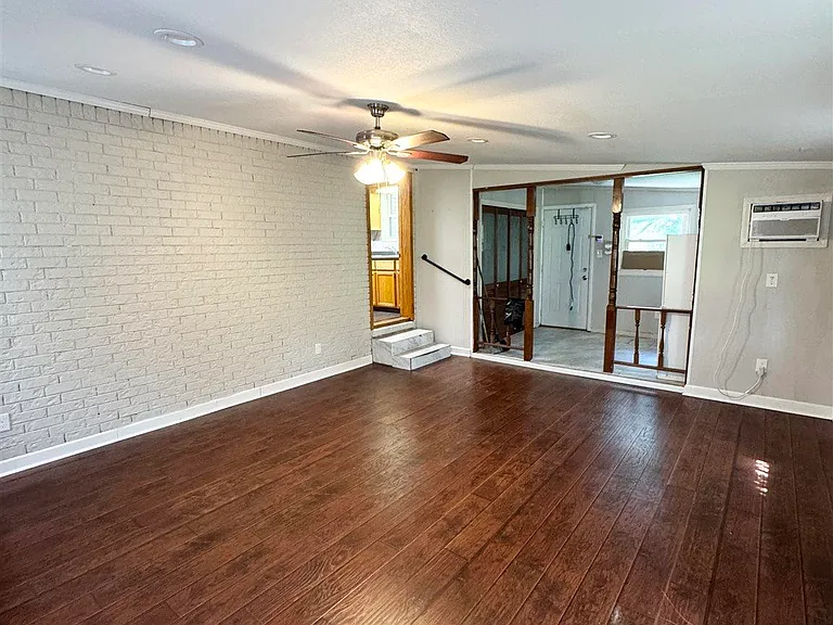 4541 Marseille Dr — Photo 22