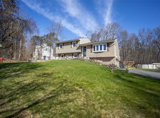 216 Hickory Hill Ln, Newburgh, NY 12550