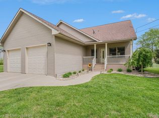 9390 Oak Rd, Otisville, MI 48463