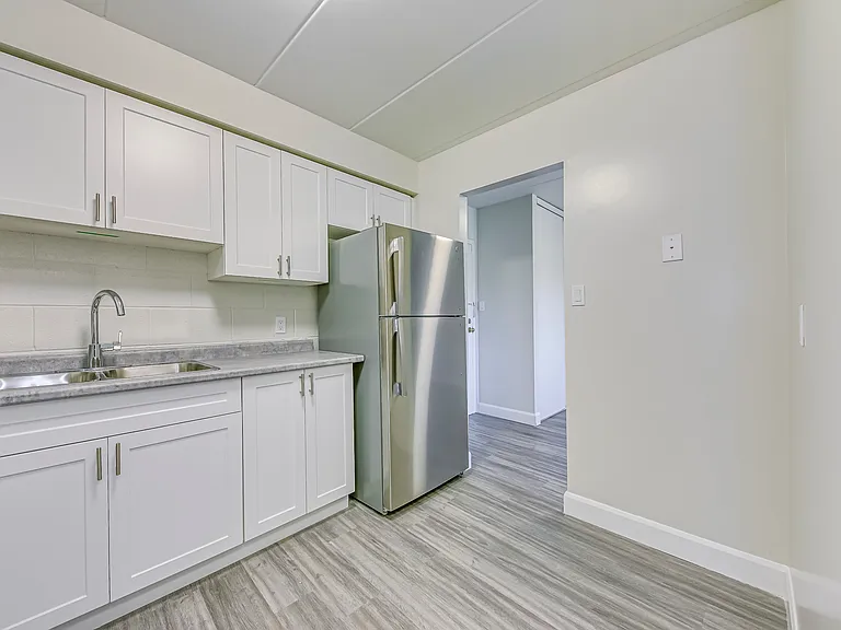 242 Linwell Rd — Photo 11