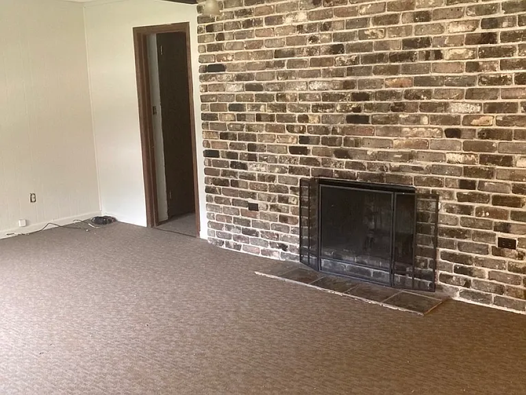 2404 Chapel Rd — Photo 2
