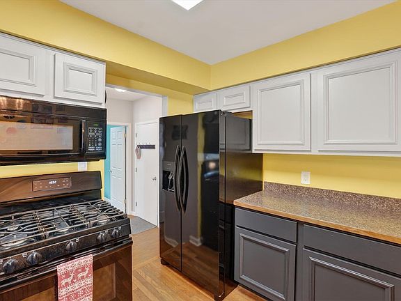 4th image of 313 Dutch Mill Dr
