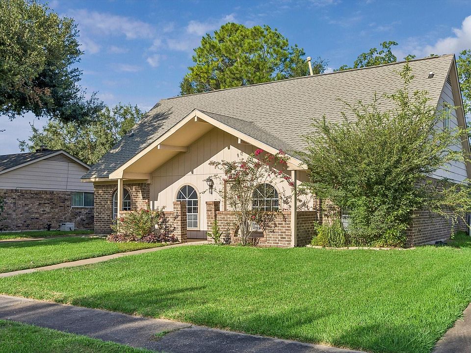 1st image of 3111 Apple Dr