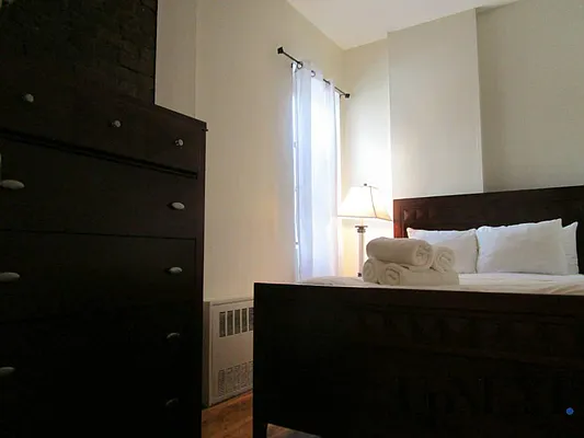 Rented by UpNext Real Estate | media 39