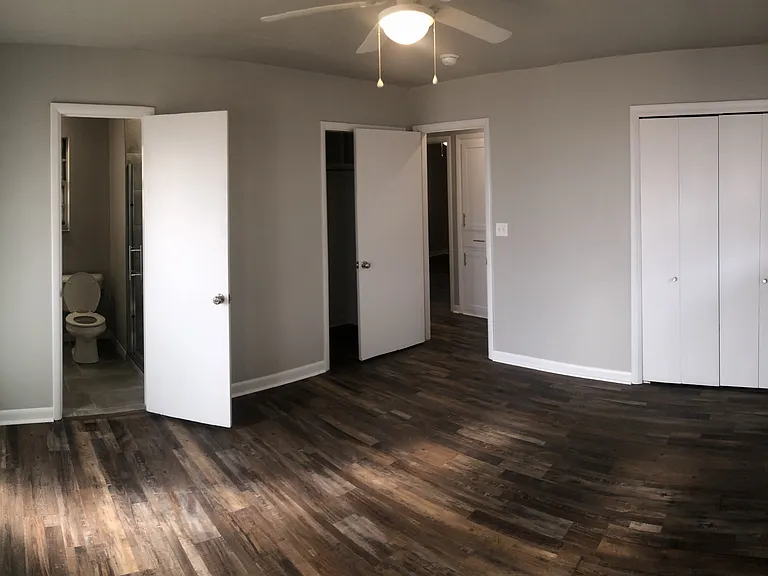 2209 Iowa St — Photo 13