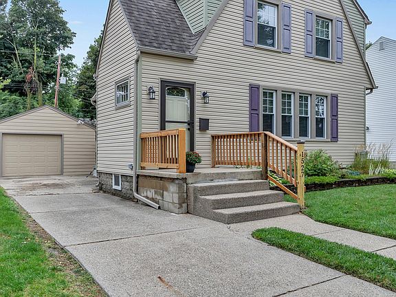 2nd image of 1527 W Ottawa St
