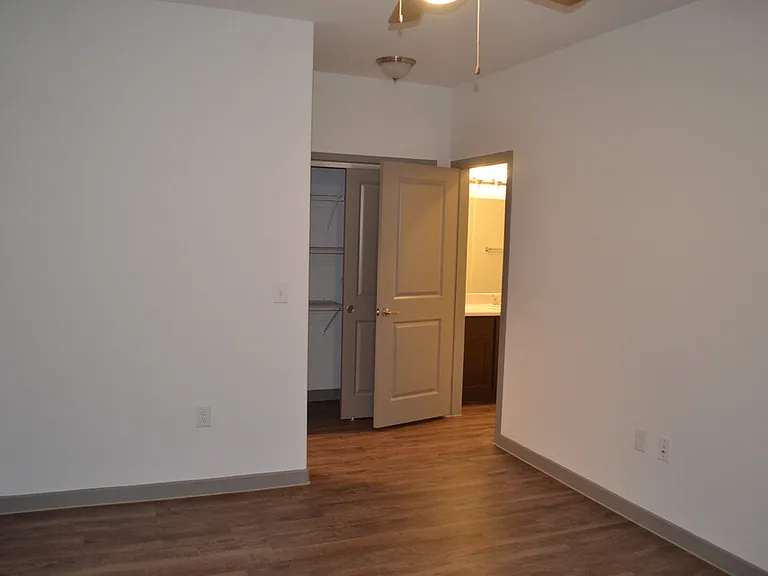 Majestic Ranch Apartment Homes — Photo 27