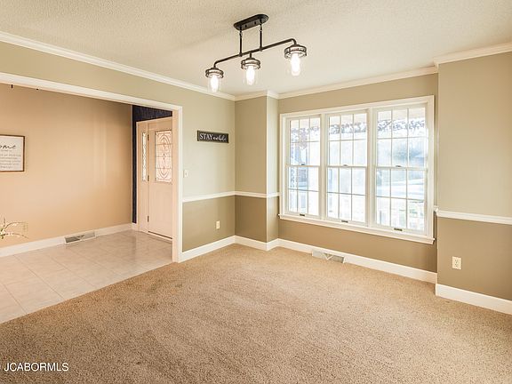 3rd image of 1007 Carriage Ct