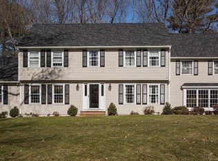 39 Paddock Ln, North Andover, MA 01845