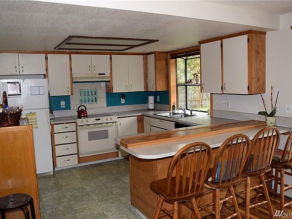 2nd image of 3409 Eagle Dr NE