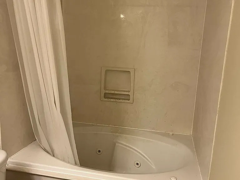 Master bath. Jacuzzi capable.