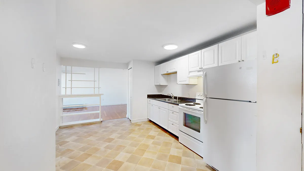 Building Photo - 175 W Wyoming Ave #38