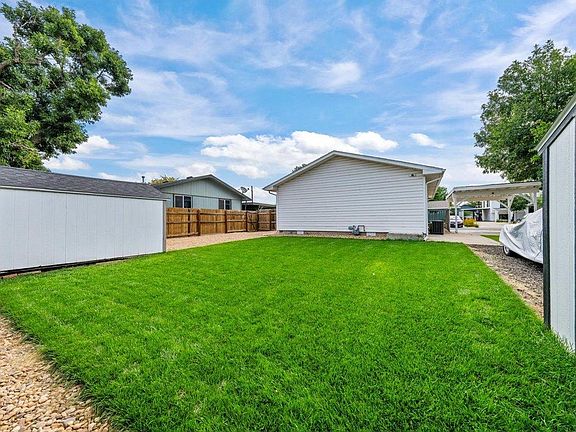 2nd image of 1502 Carmelita Ct