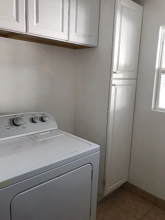 206 W East St photo 1