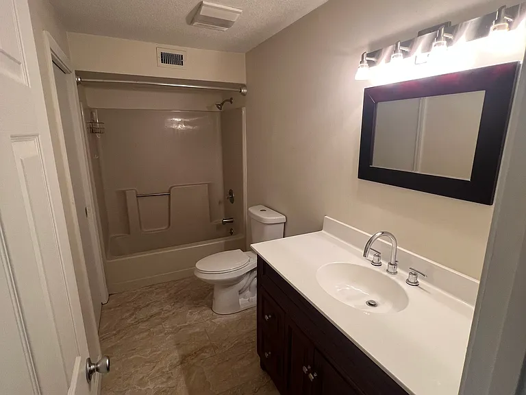 16 Merrimack Dr #16 — Photo 11