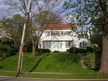 1st image of 74 Malba Dr