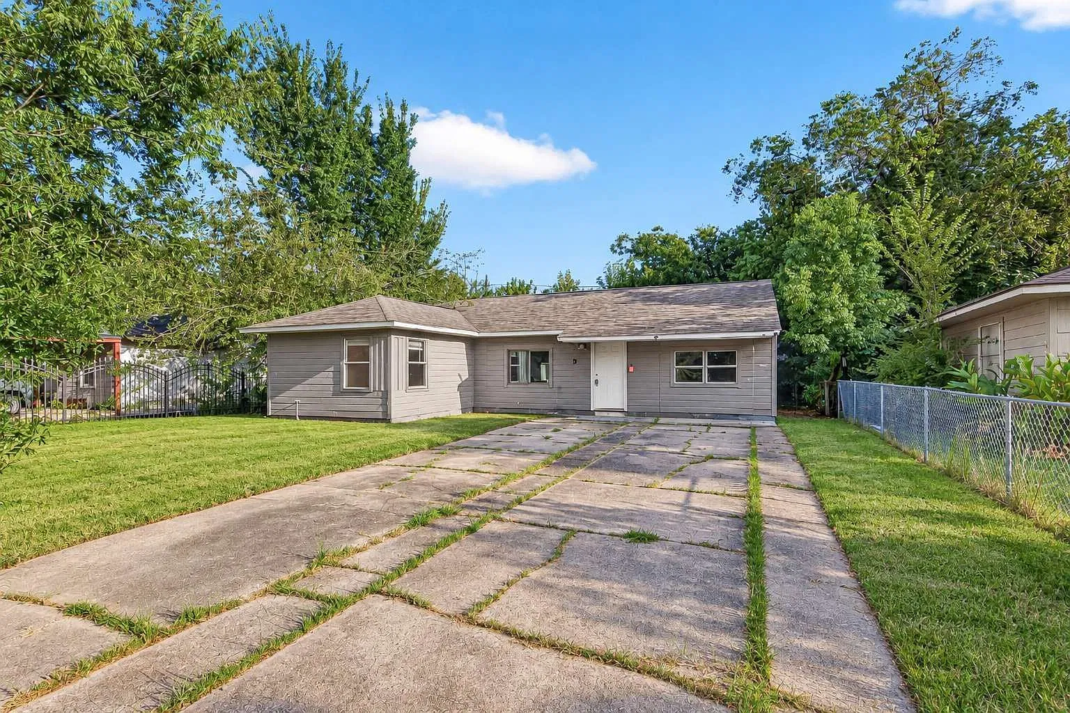 3 bed, 2.0 bath, 1505 sqft, $1,400 — Photo 1