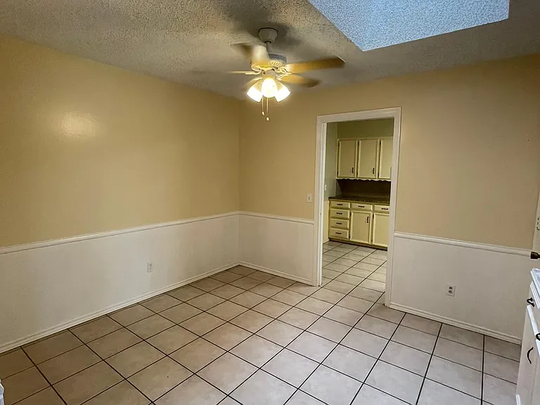 2765 N Hillbrier Cir — Photo 7