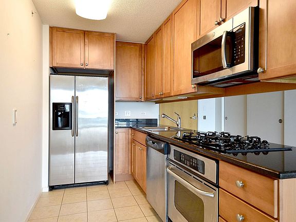 5th image of 9655 Woods Dr Unit 1409