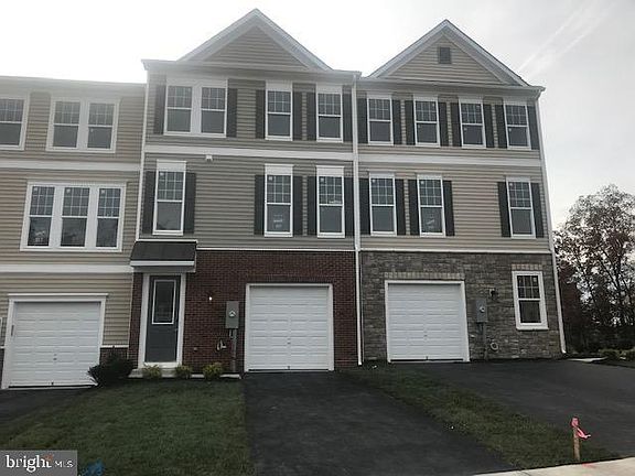 2nd image of 134 Sequoia Dr