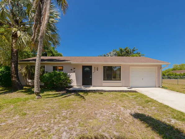 207 SW Bridgeport Drive, Port St Lucie, FL 34953