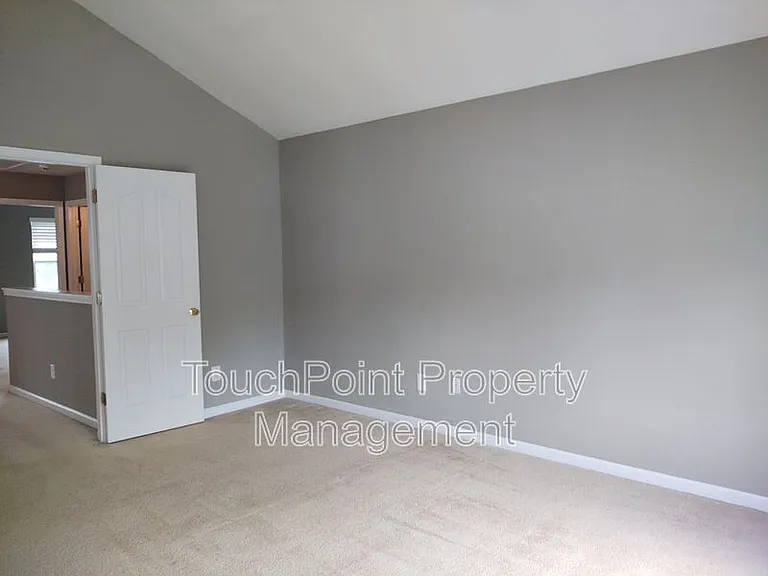 7302 Woodbourne Ln — Photo 9