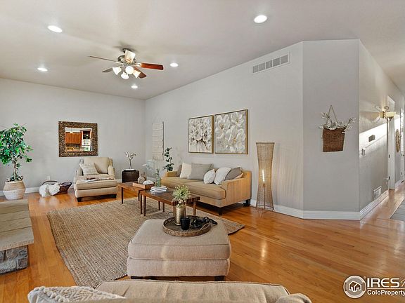 5th image of 411 Crystal Beach Dr