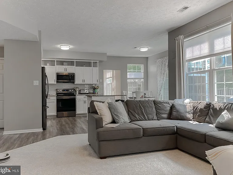48221 Keel Dr — Photo 23