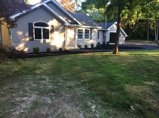 1 Middle Rd, Blue Point, NY 11715